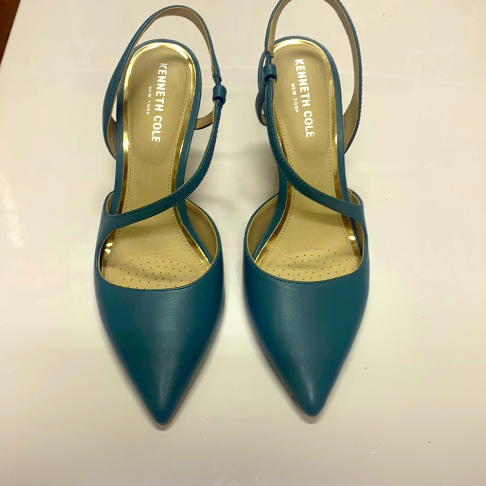 Kenneth Cole Pointed Dress Shoes